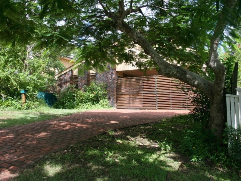 14 Halimah Street, Chapel Hill QLD 4069