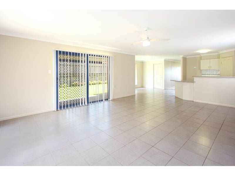 21 Bloomsbury Crescent, Moggill QLD 4070