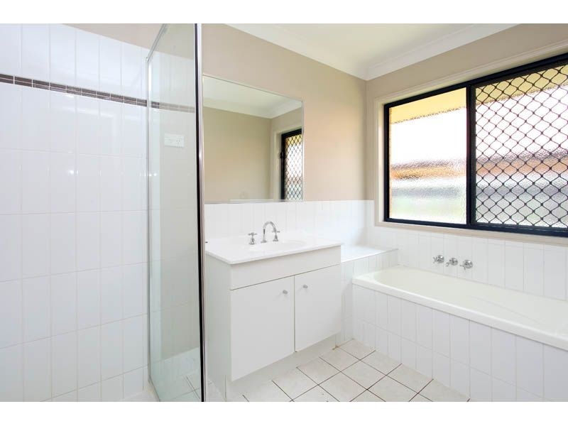 21 Bloomsbury Crescent, Moggill QLD 4070