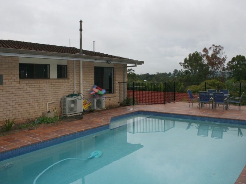 53 Cedarleigh Road, Kenmore QLD 4069
