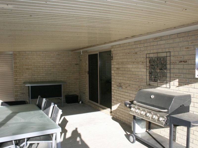 4 Creswick Place, Bellbowrie QLD 4070