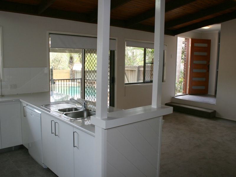 33 Kersley Road, Kenmore QLD 4069