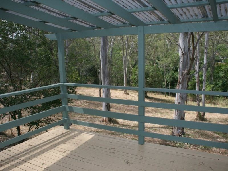 33 Kersley Road, Kenmore QLD 4069