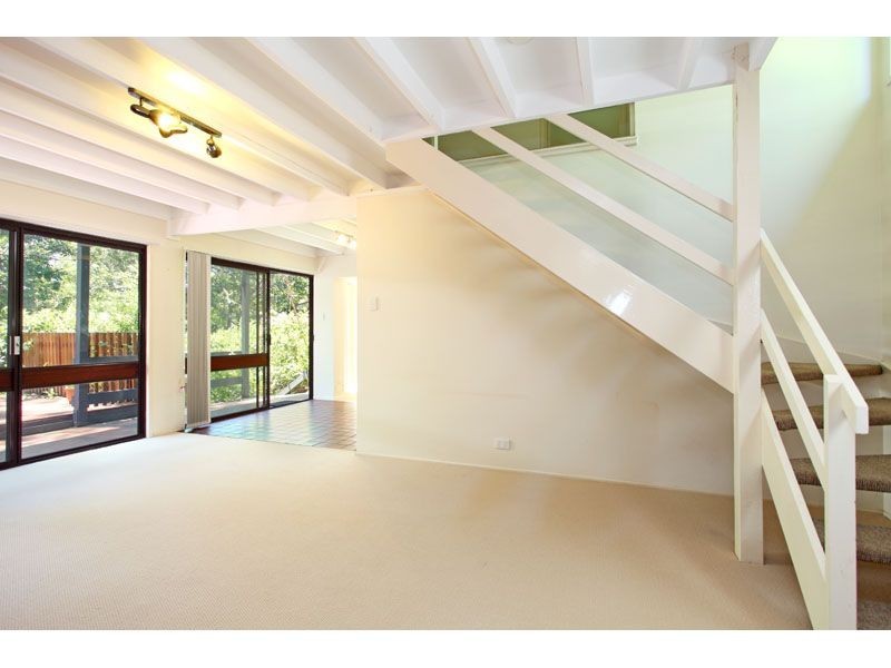 12 Stonehenge Street, Chapel Hill QLD 4069