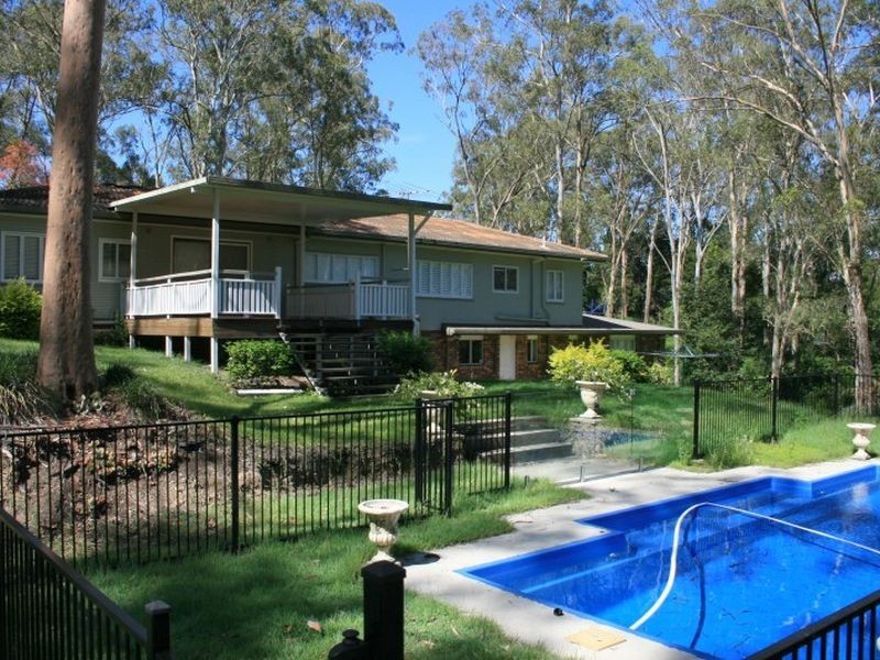 39 Kersley Road, Kenmore QLD 4069