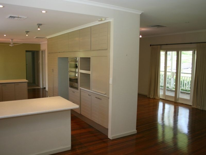 39 Kersley Road, Kenmore QLD 4069
