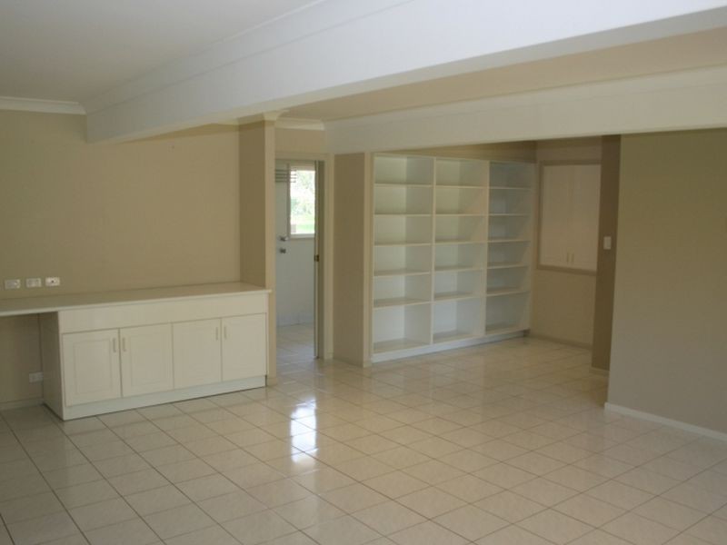 39 Kersley Road, Kenmore QLD 4069