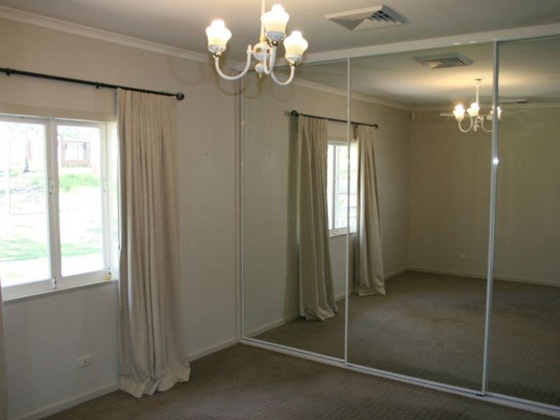 39 Kersley Road, Kenmore QLD 4069