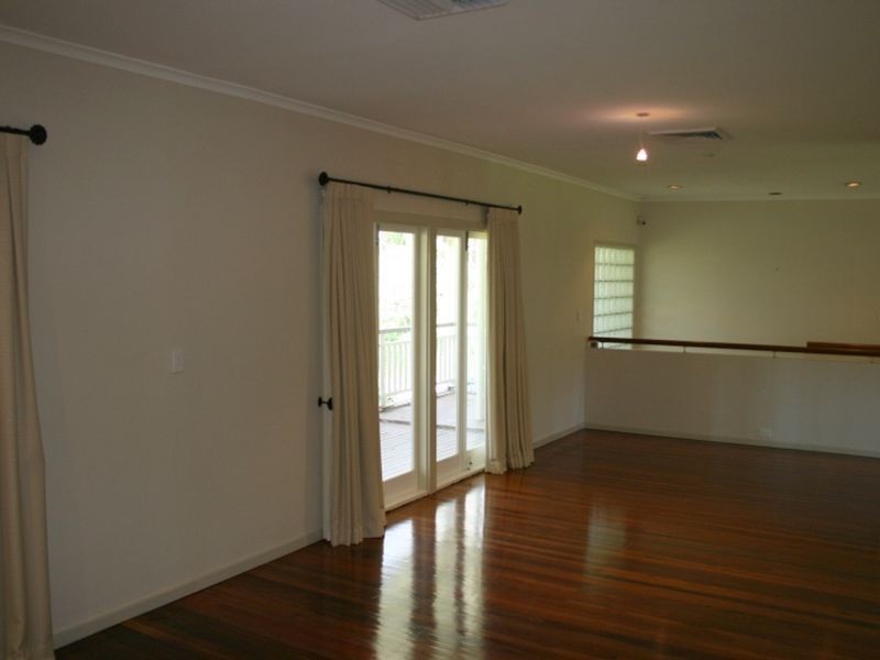 39 Kersley Road, Kenmore QLD 4069
