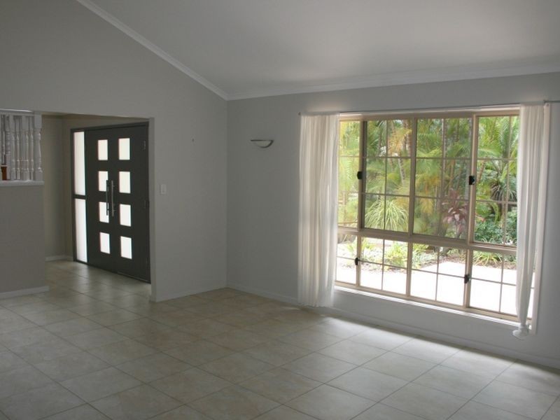 3 Toddington Street, Chapel Hill QLD 4069