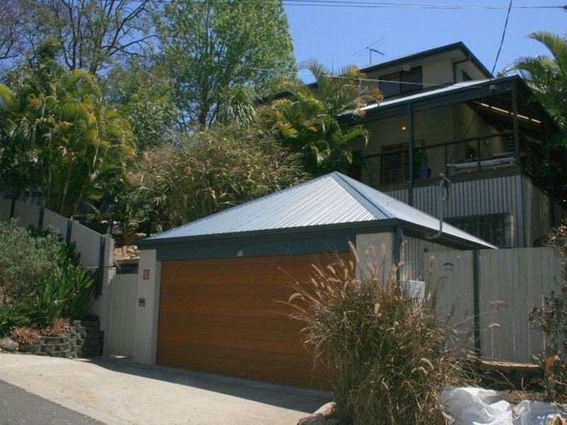 17 Chapman Street, Chapel Hill QLD 4069