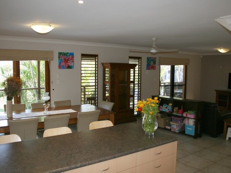 17 Chapman Street, Chapel Hill QLD 4069