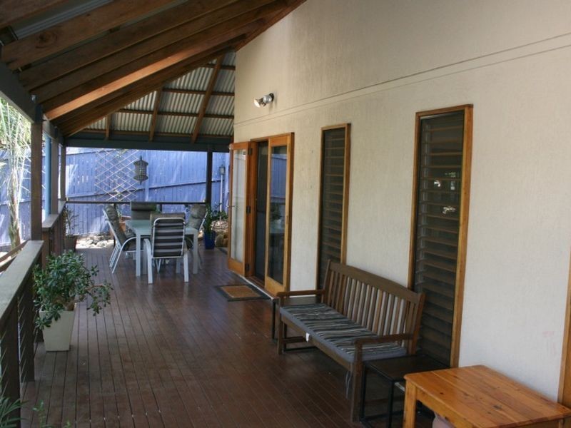 17 Chapman Street, Chapel Hill QLD 4069