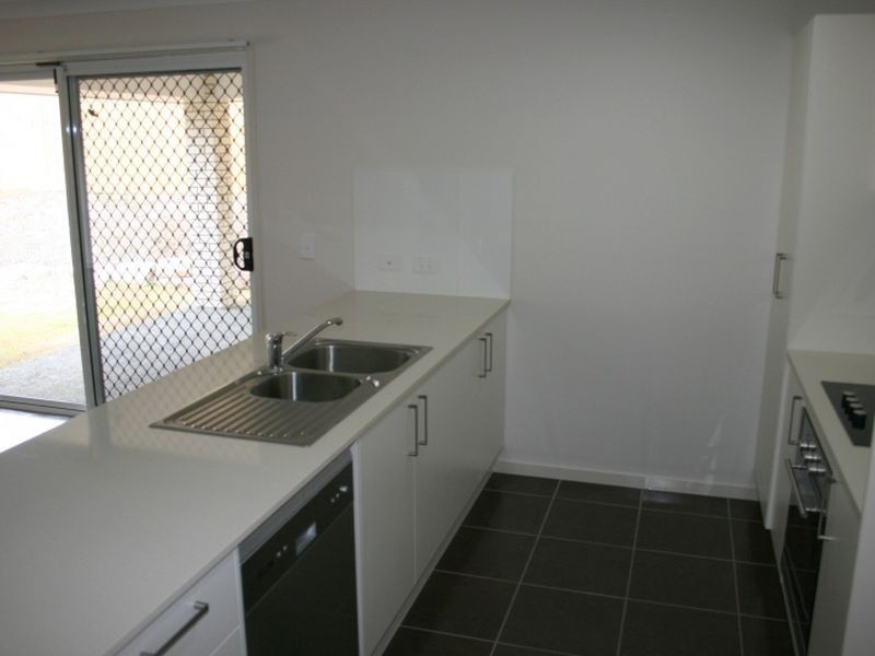 12 Honeyeater Crescent, Moggill QLD 4070