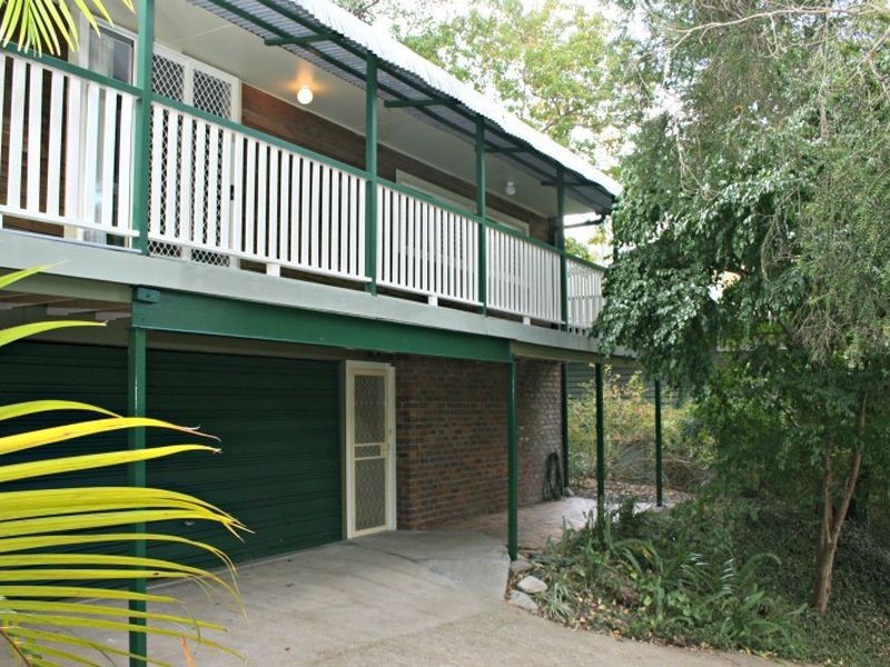 50 Tucker Street, Chapel Hill QLD 4069