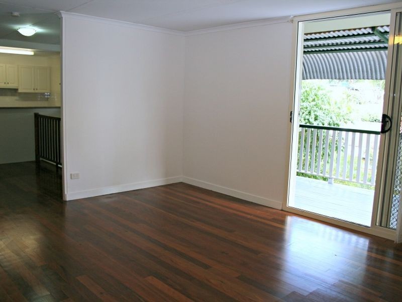 50 Tucker Street, Chapel Hill QLD 4069