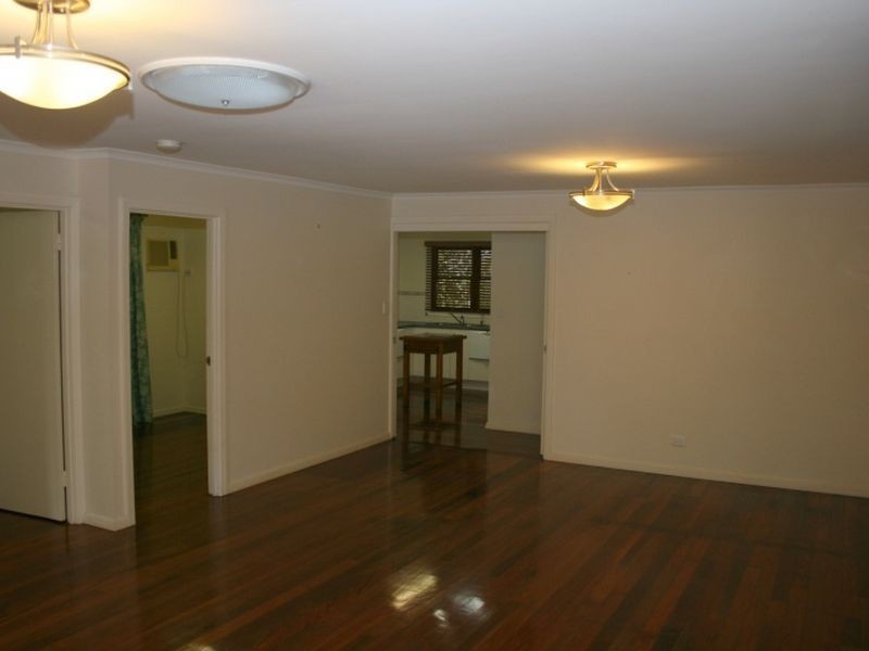 7 Kenton Street, Chapel Hill QLD 4069