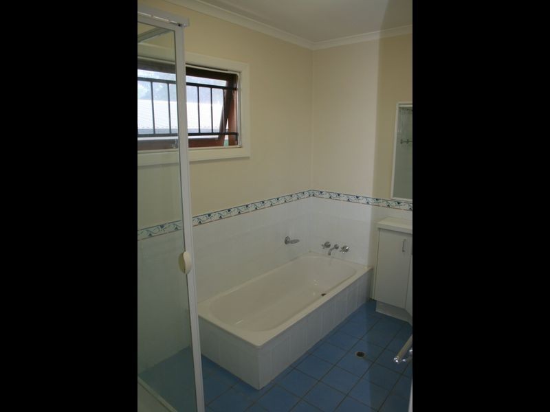 7 Kenton Street, Chapel Hill QLD 4069