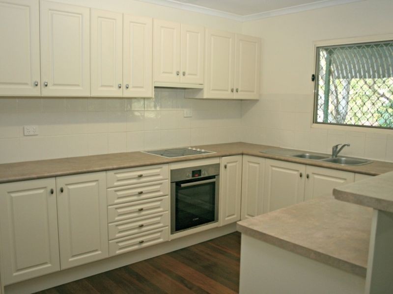 50 Tucker Street, Chapel Hill QLD 4069