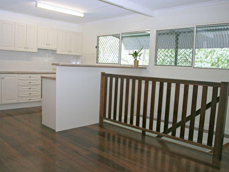 50 Tucker Street, Chapel Hill QLD 4069