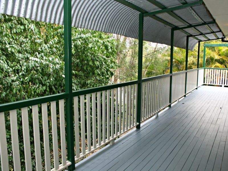 50 Tucker Street, Chapel Hill QLD 4069