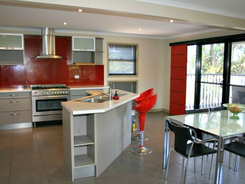 11 Melinda Street, Kenmore QLD 4069