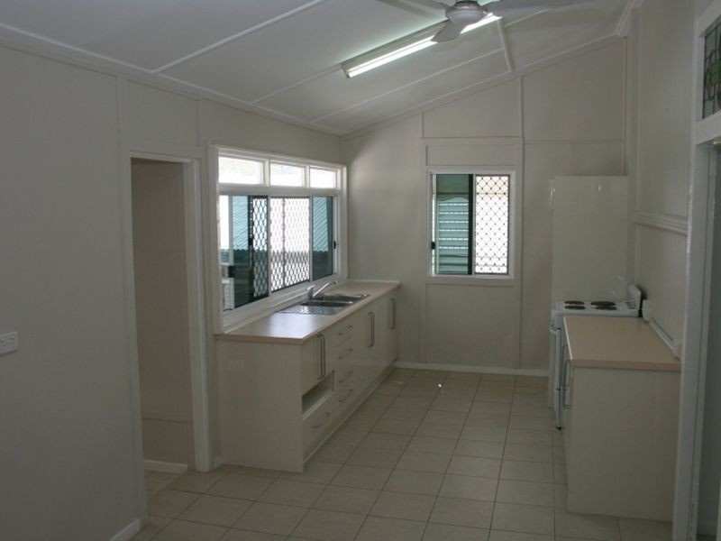 84 Thomas Street, Sherwood QLD 4075