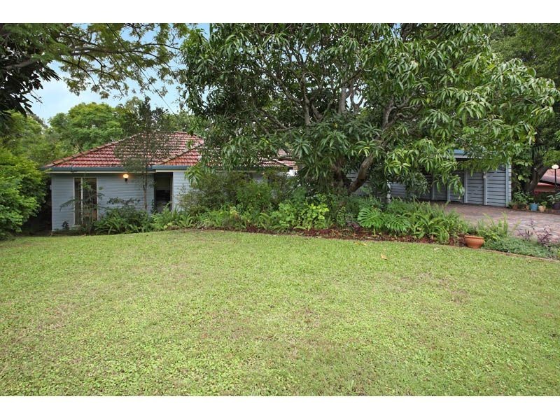 52 Edson St, Kenmore QLD 4069