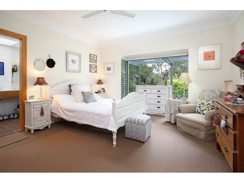 52 Edson St, Kenmore QLD 4069