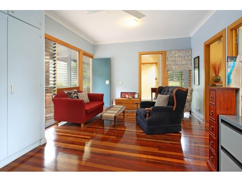 52 Edson St, Kenmore QLD 4069