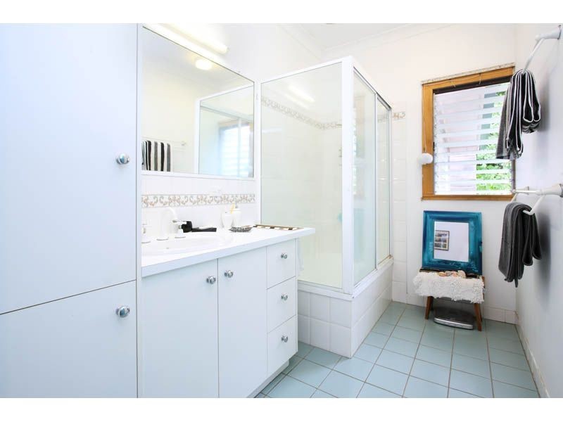 52 Edson St, Kenmore QLD 4069