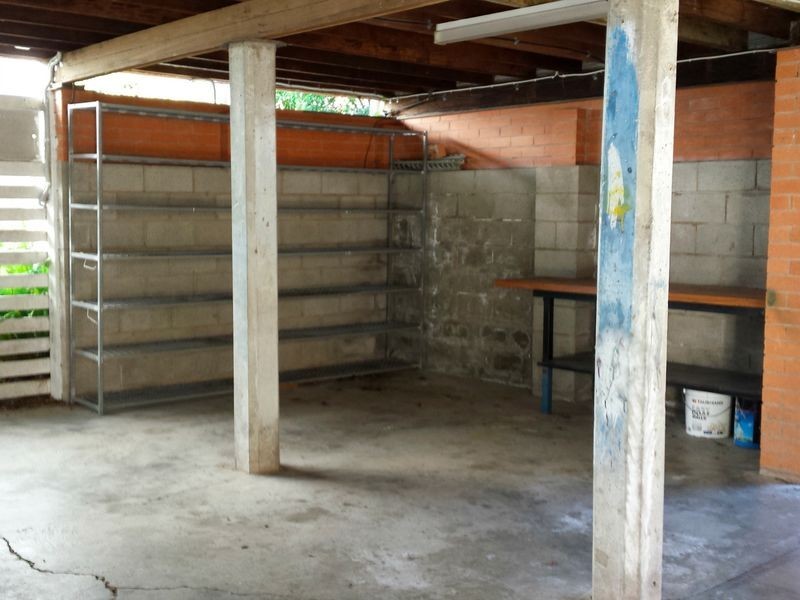 8 Tracey Street, Kenmore QLD 4069