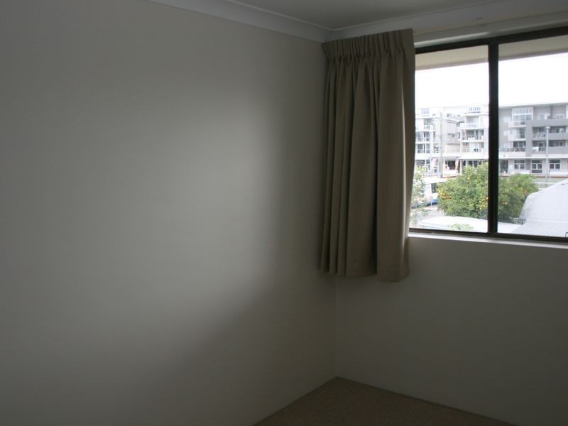 4/10 Ward Street, Indooroopilly QLD 4068