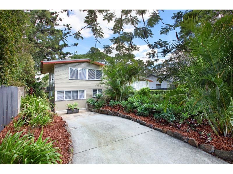 69 Kenmore Road, Kenmore QLD 4069