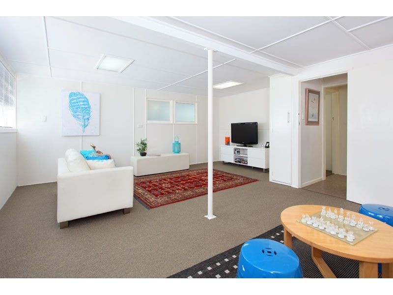 69 Kenmore Road, Kenmore QLD 4069