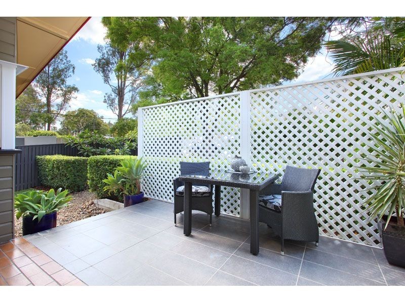 69 Kenmore Road, Kenmore QLD 4069