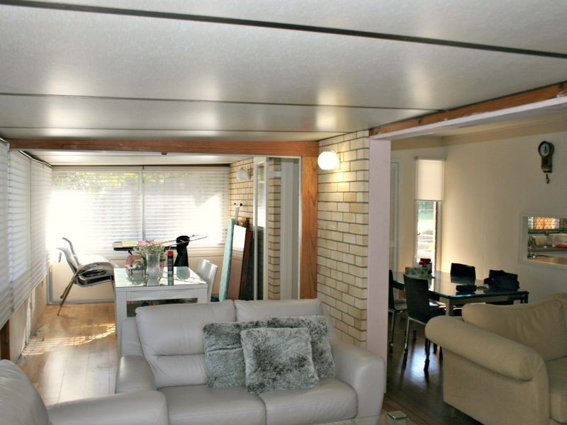 15 Kenhaven Street, Kenmore QLD 4069