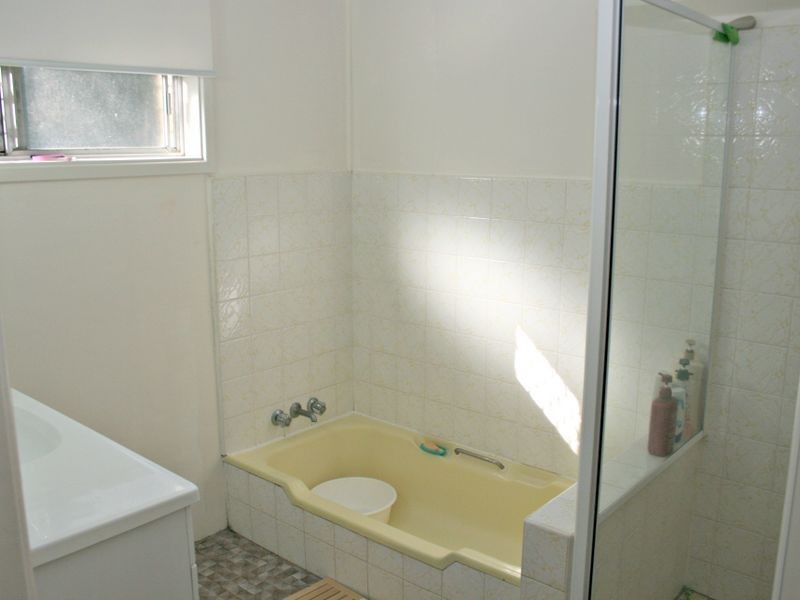 15 Kenhaven Street, Kenmore QLD 4069