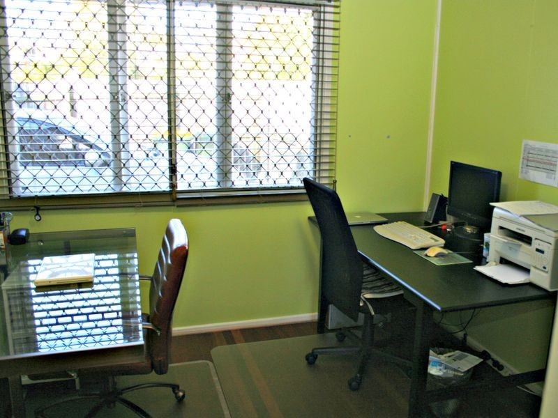 15 Kenhaven Street, Kenmore QLD 4069