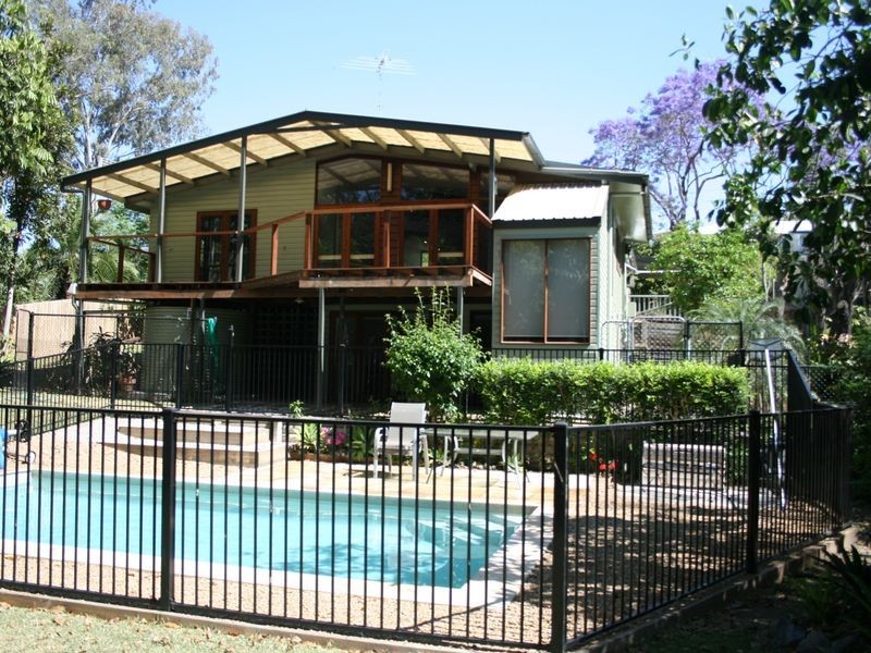 61 Moordale Street, Chapel Hill QLD 4069