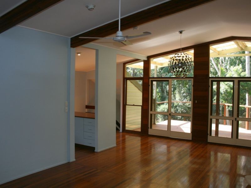 61 Moordale Street, Chapel Hill QLD 4069