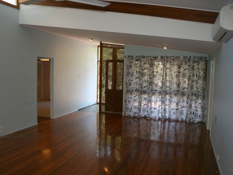 61 Moordale Street, Chapel Hill QLD 4069