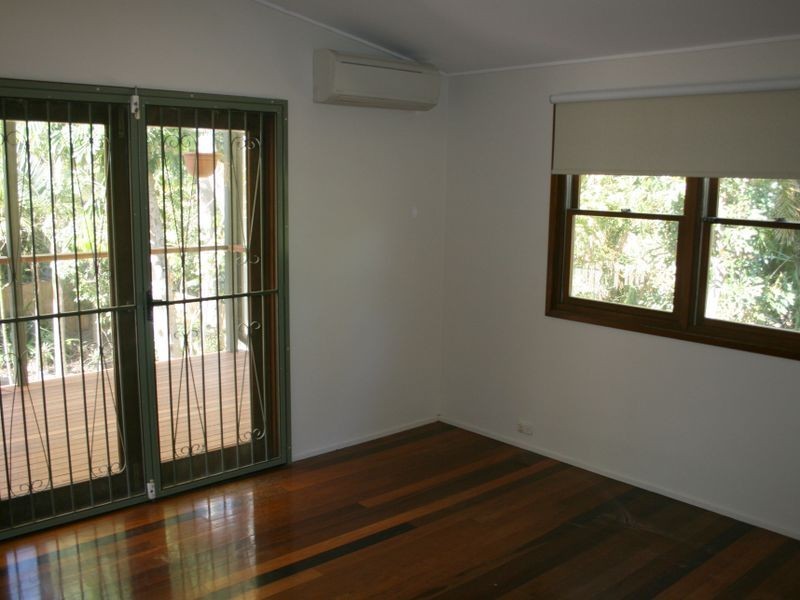 61 Moordale Street, Chapel Hill QLD 4069