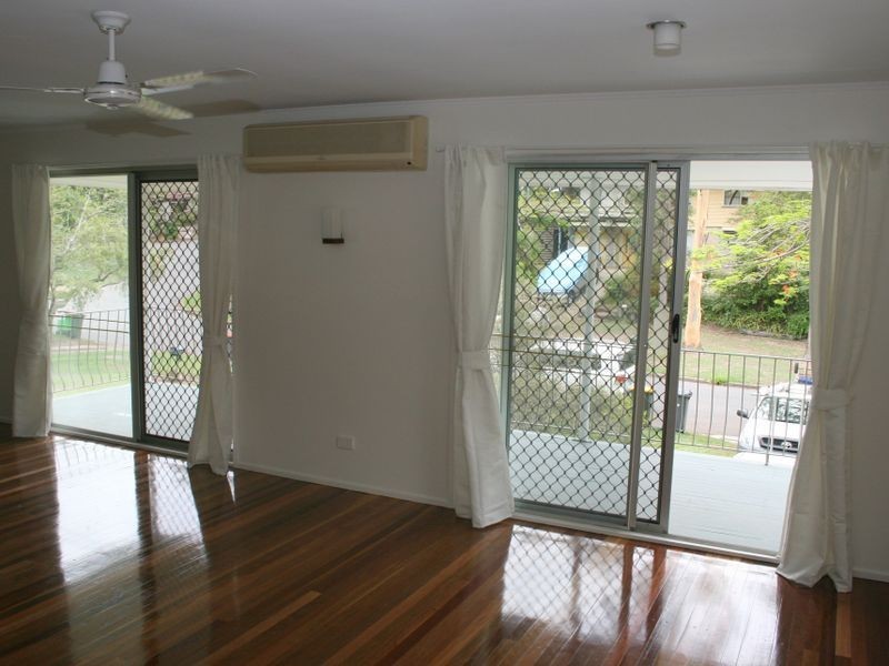 64 Moordale Street, Chapel Hill QLD 4069