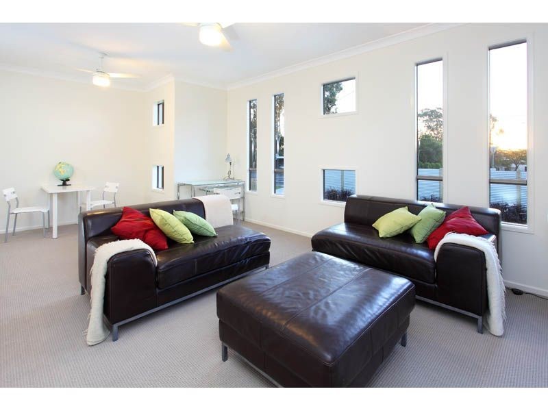 44 Kenmore Road, Kenmore QLD 4069