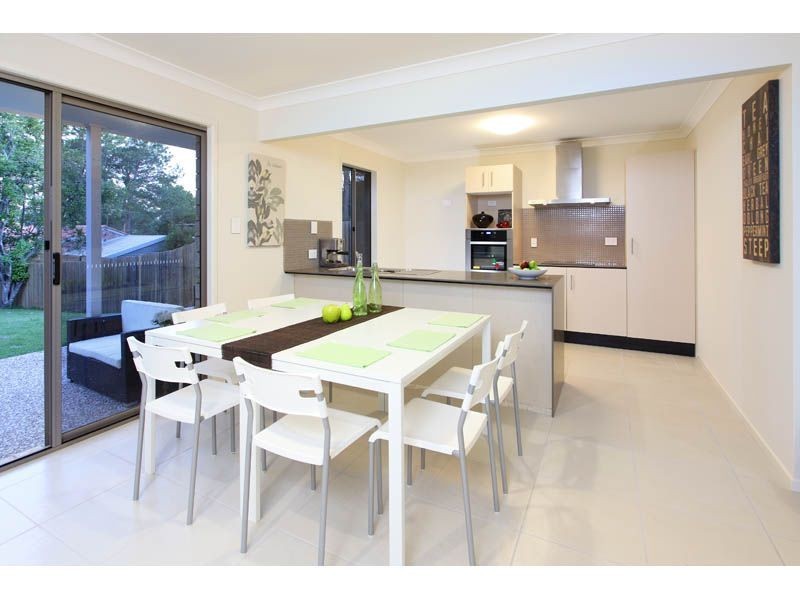 44 Kenmore Road, Kenmore QLD 4069
