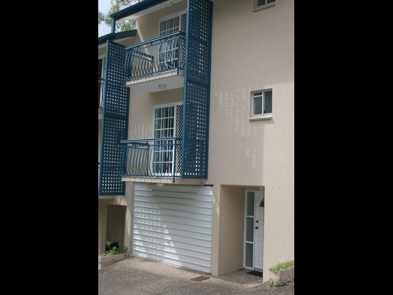 7/2-4 Moore Street, Taringa QLD 4068