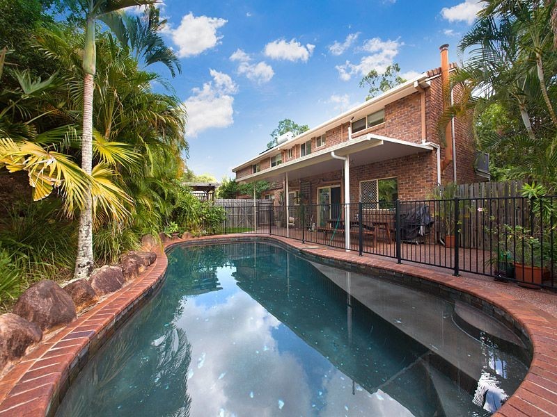 71 Ironbark Road, Chapel Hill QLD 4069