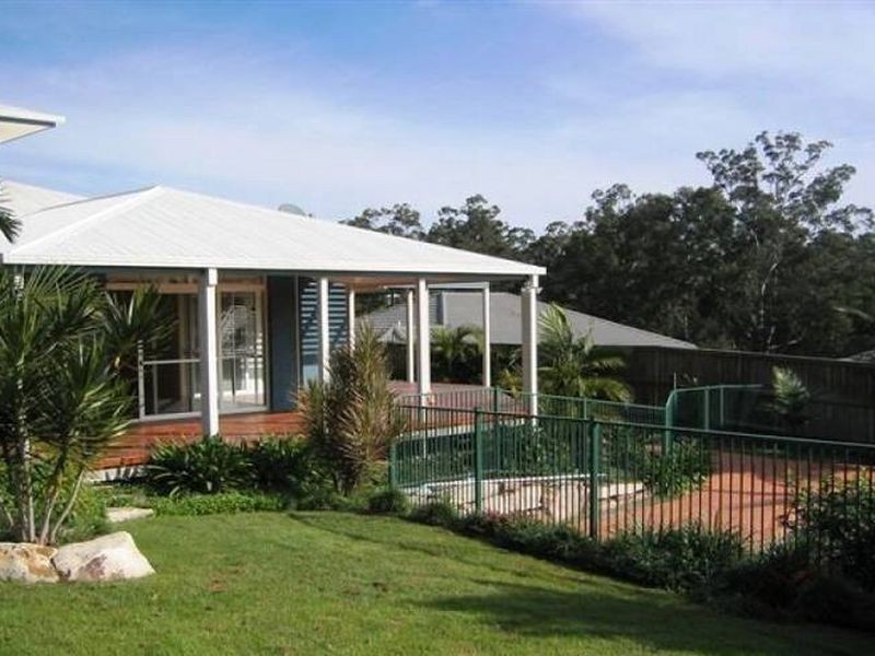 24 Fimbriata Close, Chapel Hill QLD 4069