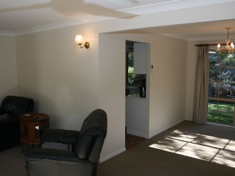 9 Birchley Street, Chapel Hill QLD 4069